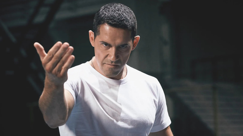 Barton waves his opponent towards him in IP Man 4