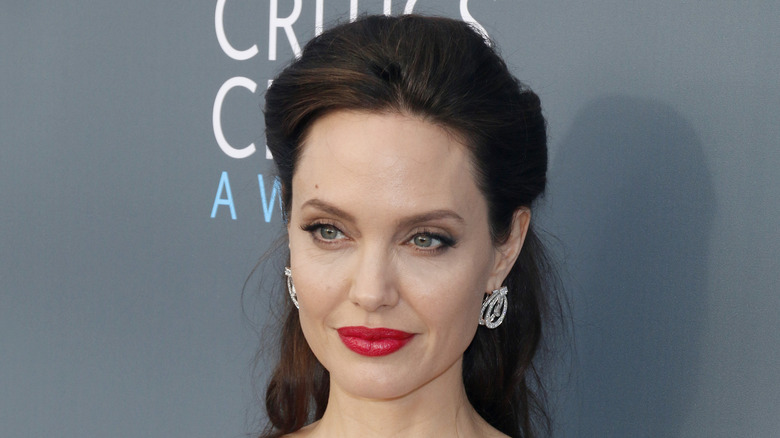 Angelina Jolie red lipstick