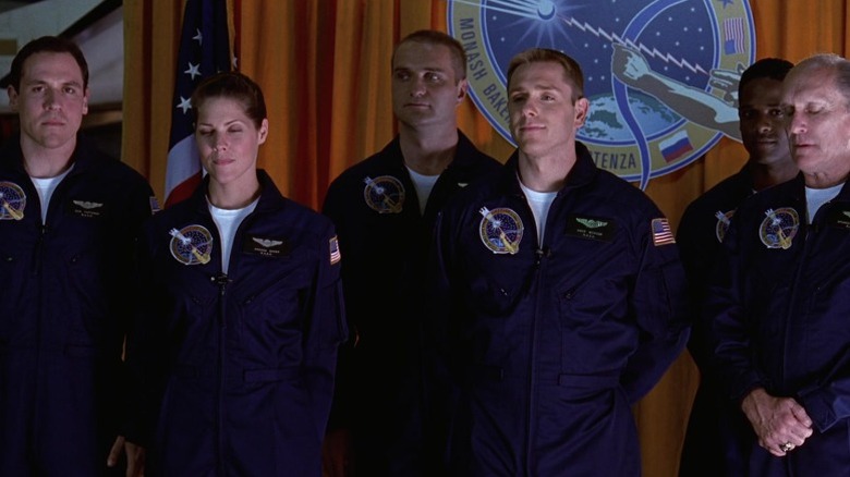 Astronauts assemble to save the Earth in Deep Impact (1998)