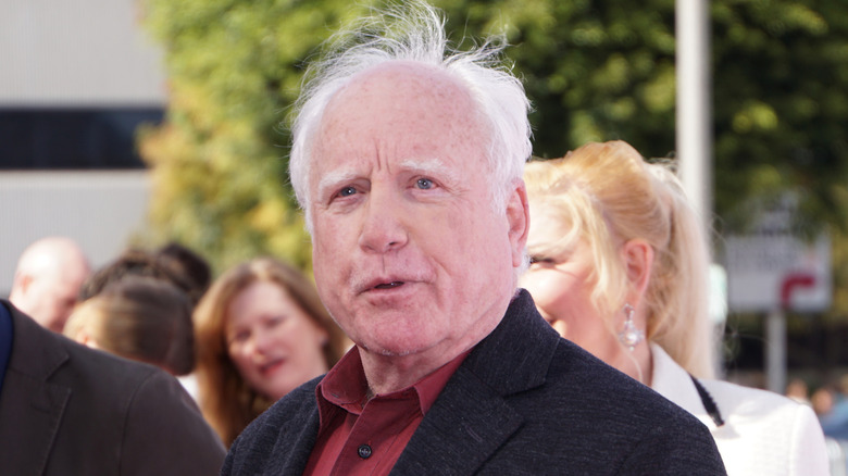 Richard Dreyfuss with some fans