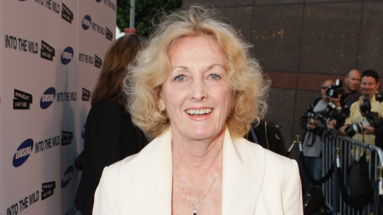Eileen Ryan smiling