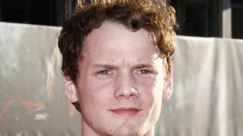 Anton Yelchin on red carpet