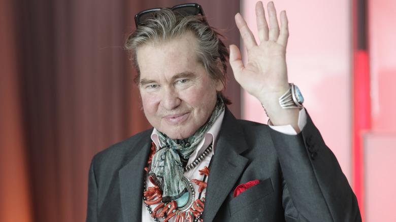 Val Kilmer waving (2019)