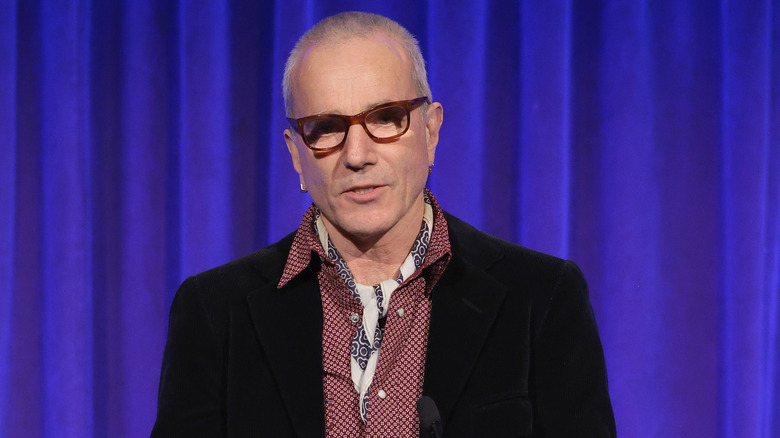 Daniel Day-Lewis speaking glasses