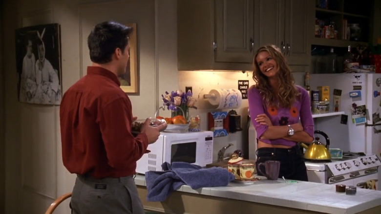 Elle Macpherson and Matt LeBlanc in Friends
