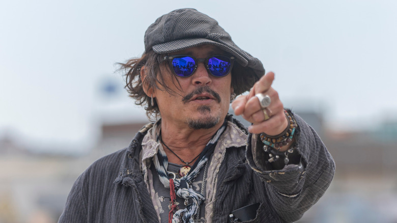 Johnny Depp points