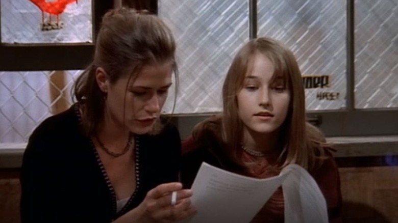 Maura Tierney and Leelee Sobieski in NewsRadio