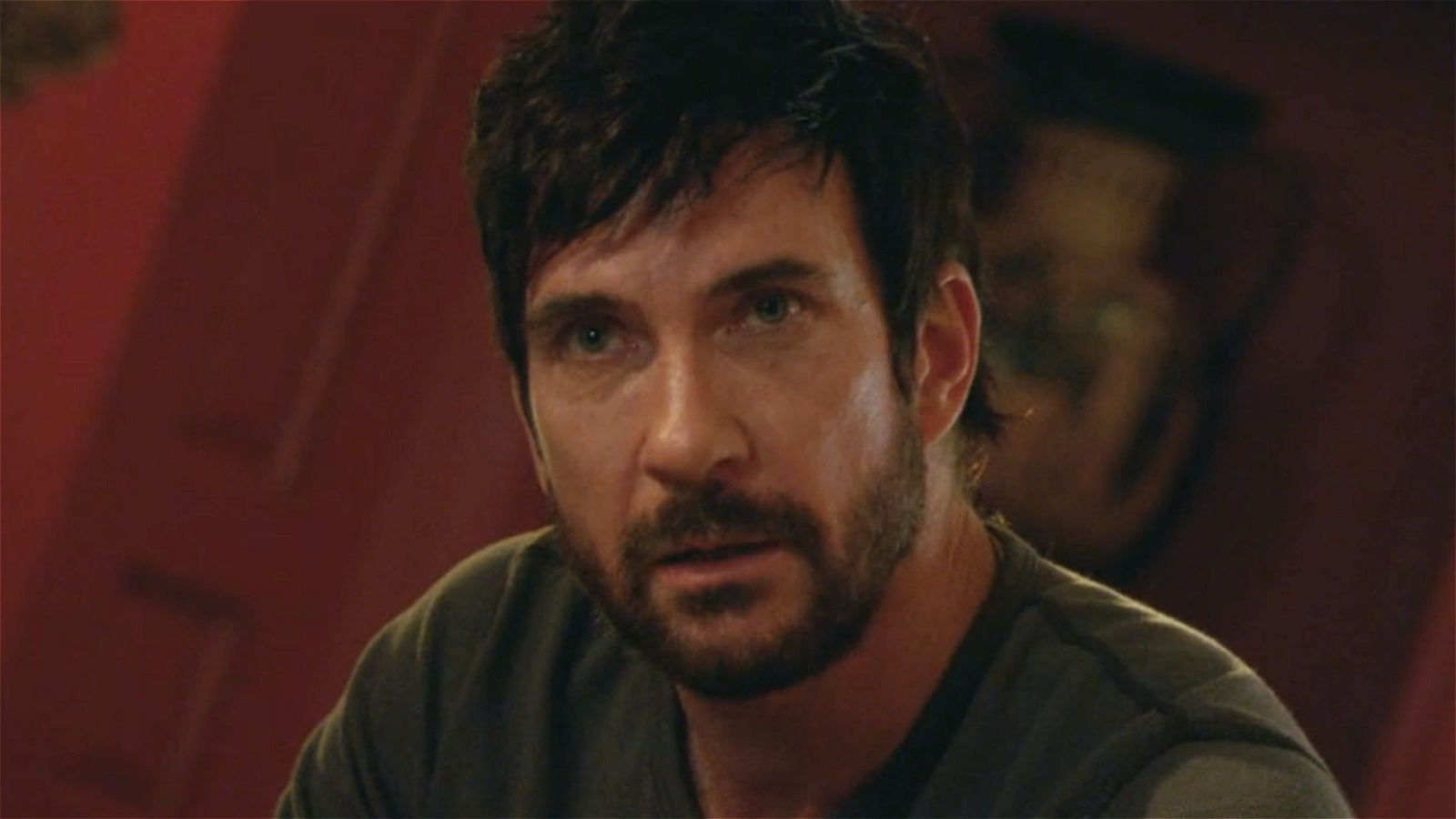 AHS’ Dylan McDermott Recalls ‘Gruesome’ Experience Of Wearing The Bloody Mask – Looper