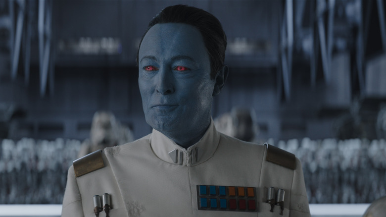 Thrawn in front of army 