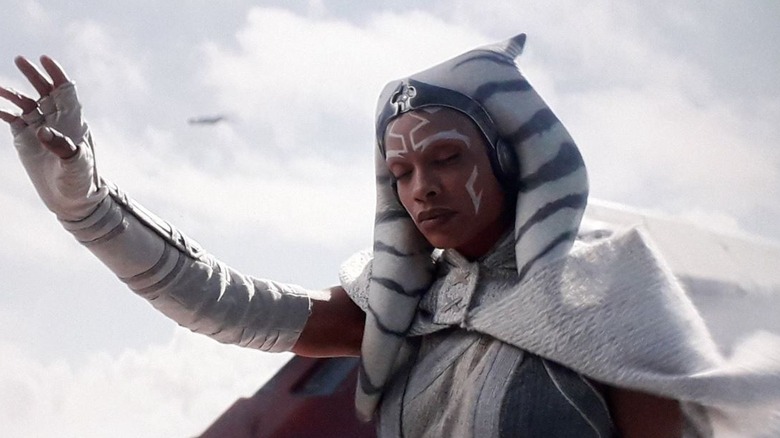 Ahsoka Tano holding out her hand