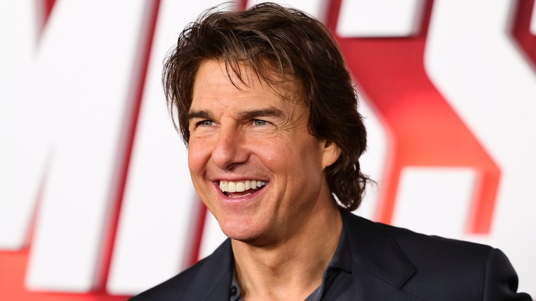 Tom Cruise smiling at premiere