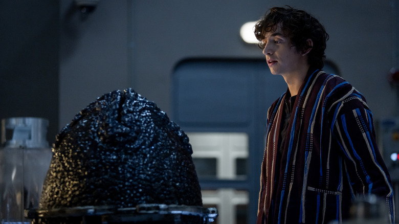 Boy Kavalier and a Xenomorph egg in "Alien: Earth"