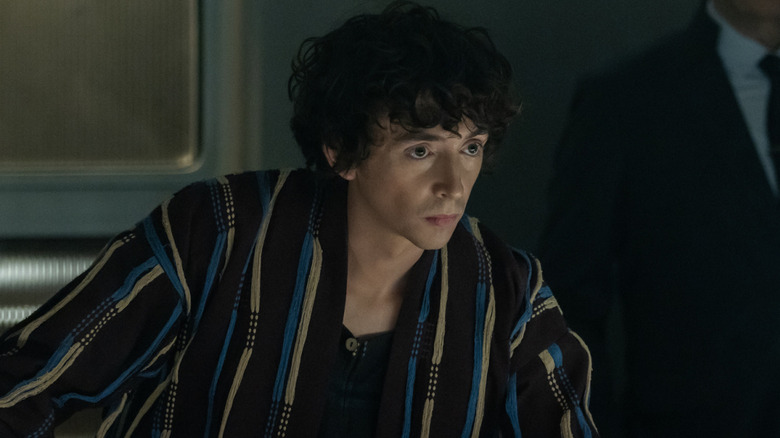 Boy Kavalier watching in the lab in "Alien: Earth"