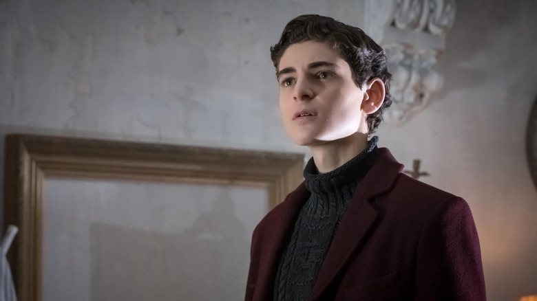 Bruce Wayne looking up in shock in Gotham (2014-2019)