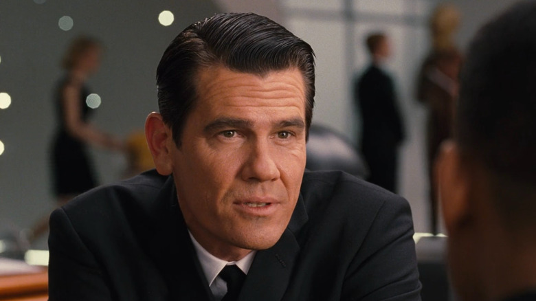 Young Agent K talking to Agent J in Men in Black 3