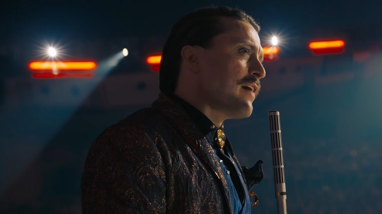 Caesar performing his hosting duties in The Hunger Games: Sunrise on the Reaping