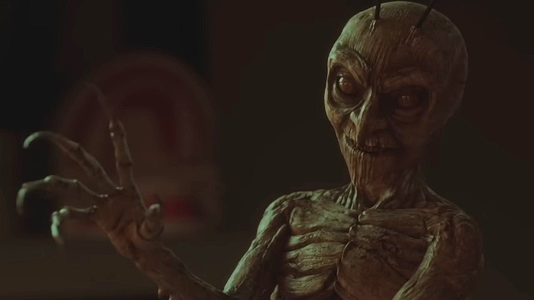 Cricket talking to Pinocchio in Pinocchio: Unstrung