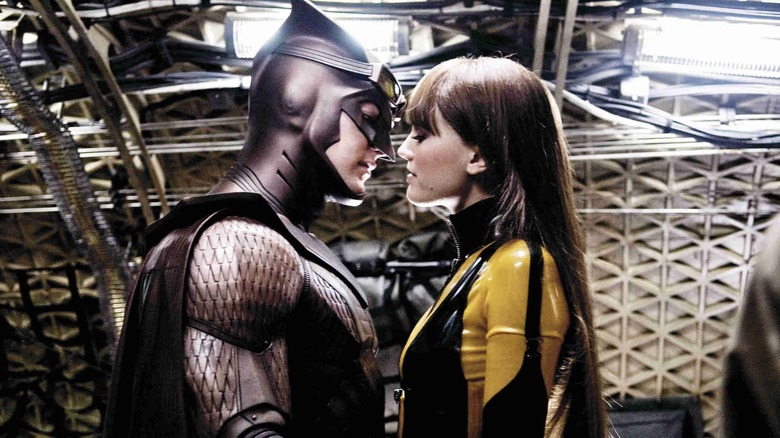 Nite Owl and Silk Spectre smooch in Watchmen (2009)