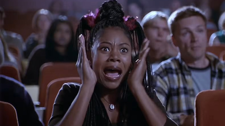 Brenda Meeks screaming in a movie theater in "Scary Movie" (2000)