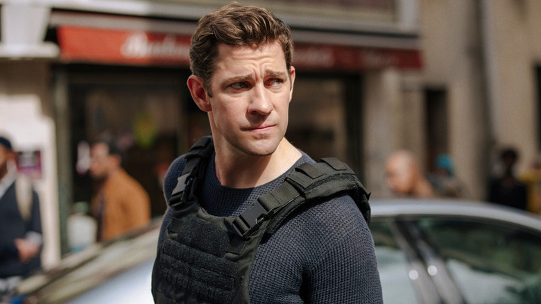 Jack squints and tilts his head in "Jack Ryan"