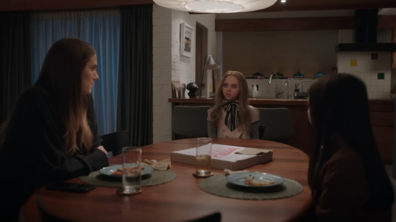 Gemma, Cady, and M3GAN eat pizza 