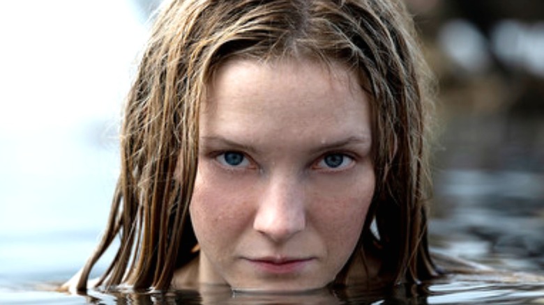 Young Galadriel in water