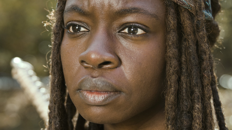 Michonne with her sword on her back