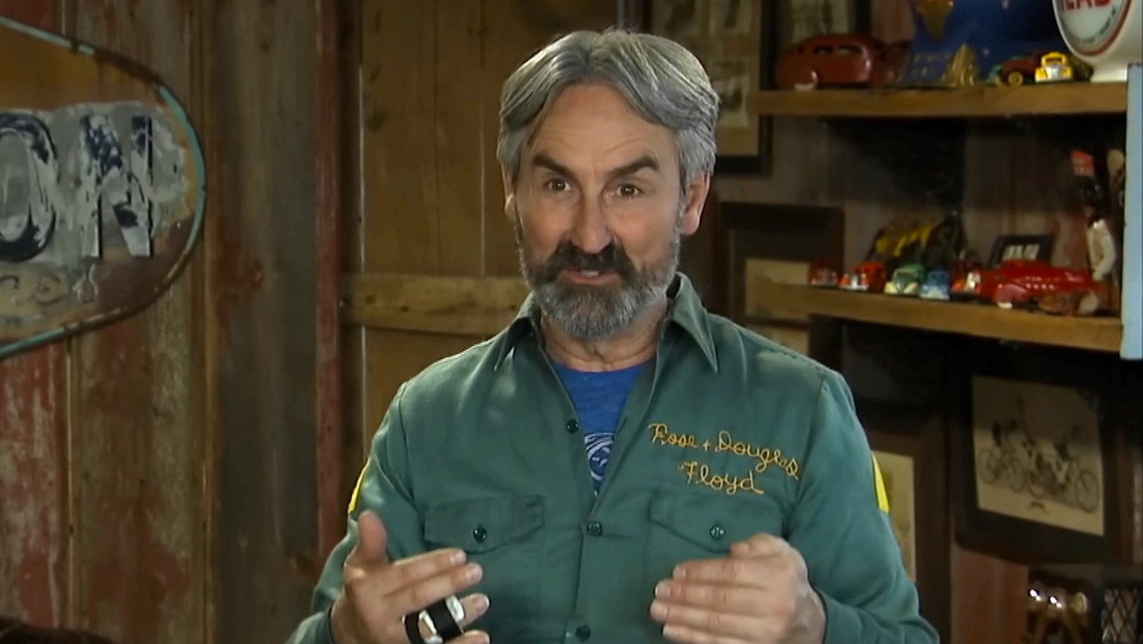 American Pickers' Mike Wolfe Bought A TV Motel Clock With Broken Neon