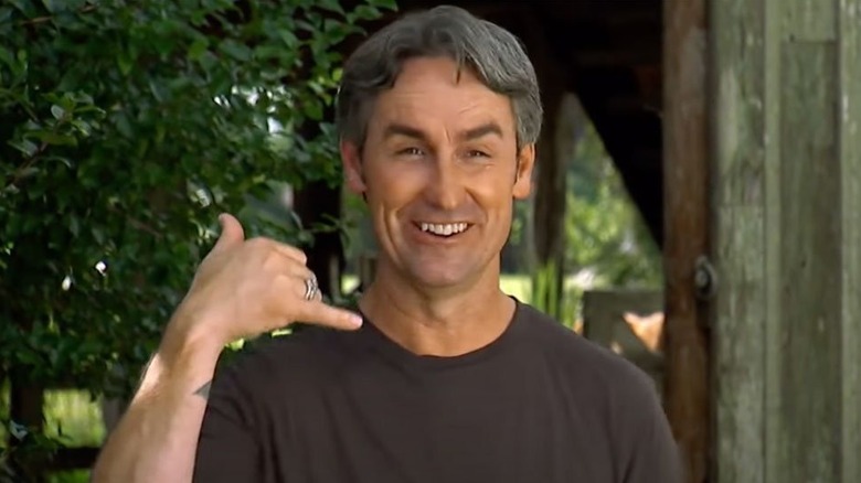 Mike Wolfe flashing phone signal