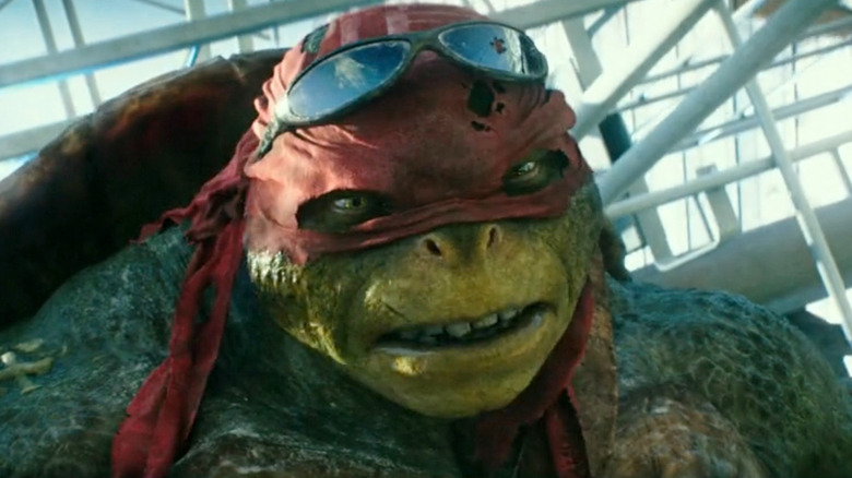 Raphael talking in "Teenage Mutant Ninja Turtles" (2014)