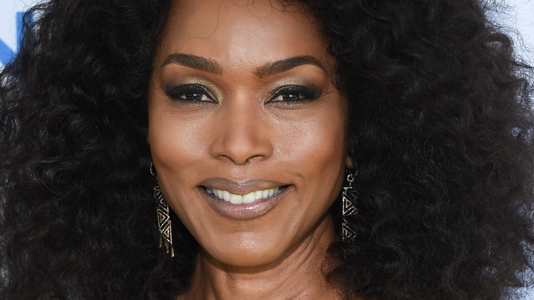 Angela Bassett at event