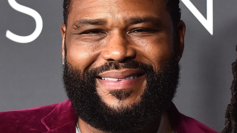 Anthony Anderson looking mellow