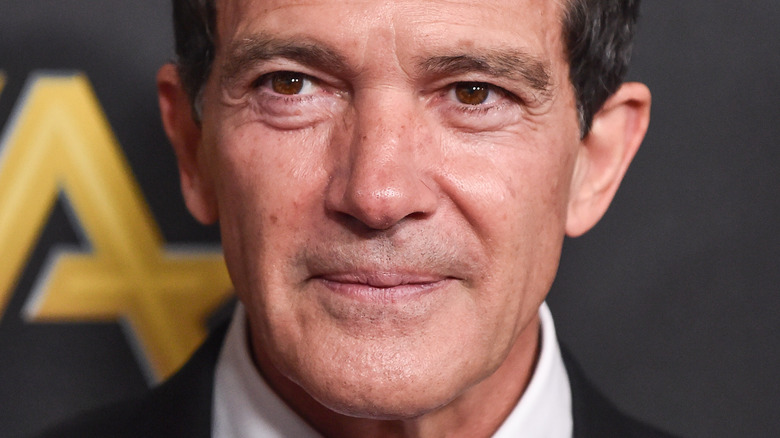 Antonio Banderas smirking