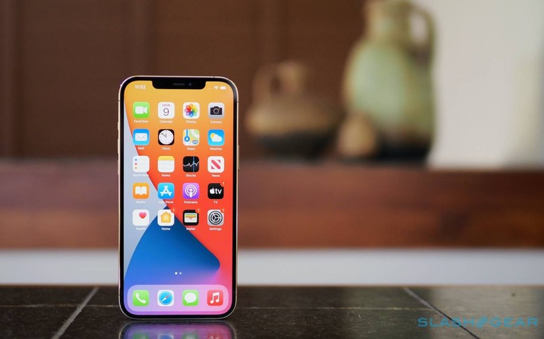 The iPhone 12 & 12 Pro Review: New Design and Diminishing Returns