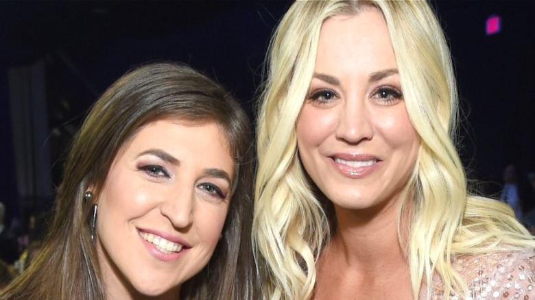 Mayim Bialik and Kaley Cuoco smiling