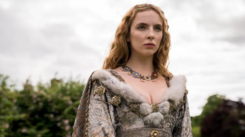 Lizzie looking forward intensely on The White Princess