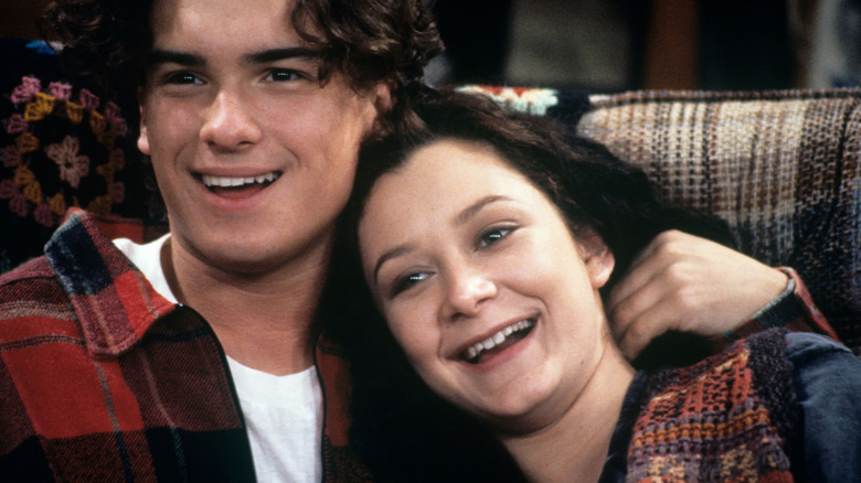 Johnny Galecki and Sara Gilbert on the set of "Roseanne"