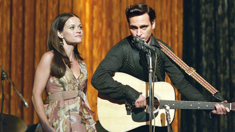 Johnny and June singing onstage in Walk the Line