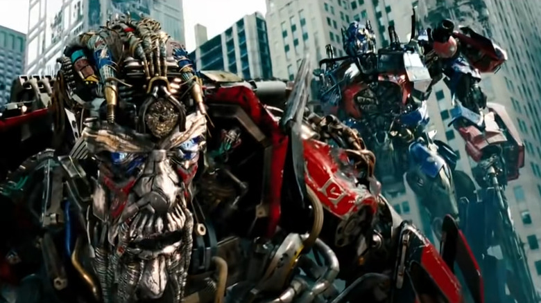   Lluiten Sentinel Prime, Megatron i Optimus Prime