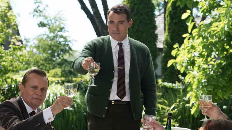 John Smith giving a toast in The Man in the High Castle (2015)