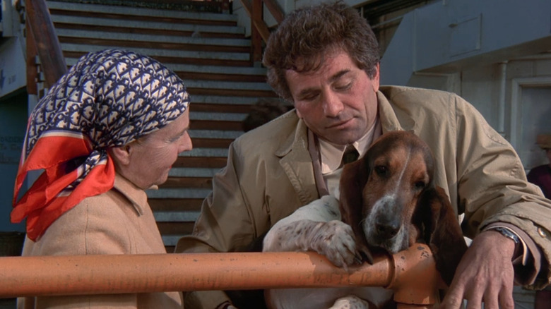 Columbo and Abigail chat with Dog in "Try and Catch Me" (1977)