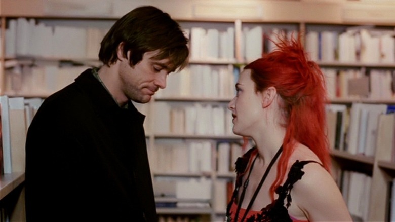 Joel and Clementine talking in the bookstore in Eternal Sunshine