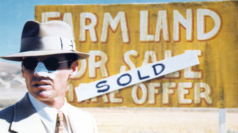 Jake Gittes wanders through the desert in "Chinatown" (1974)