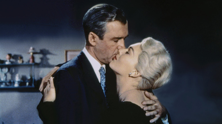 Scottie kisses Judy/Madeleine in "Vertigo" (1958)