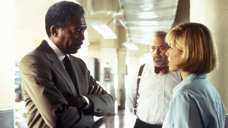 Jeremy Lerner talks to the President in 'Deep Impact' (1998)