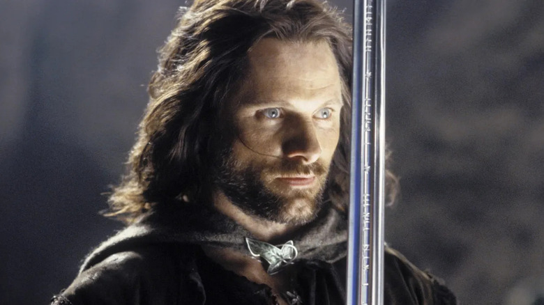 Aragorn preparing for battle in The Return of the King (2003)