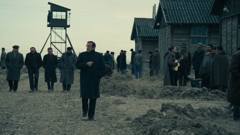 a prison camp in Army of Shadows (1969)