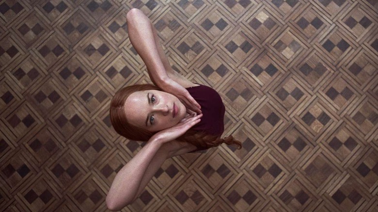 Susanna strikes a ballet pose in 'Suspiria' (2018)