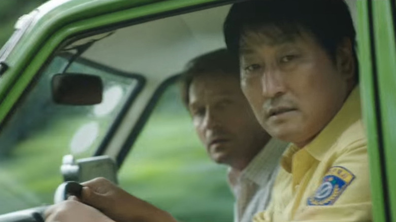 Man-seop drives his taxi