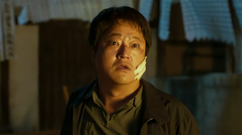 Jong-goo scared